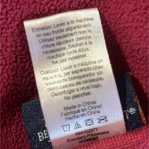 Polar Fleece Genuine Original Red Pillowcases Standard Size Set Of 2 Soft & Warm - Picture 4 of 5